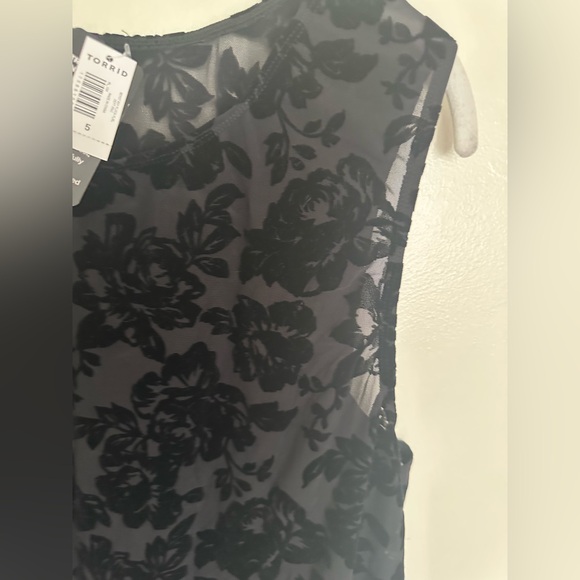 NWT Torrid Flocked Roses Black Bodysuit snap crotch Witchy Layering size 5X - Picture 4 of 13